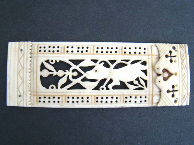 A Charming Napoleonic period Prisoner of War carved bone Domino Box circa 1800 — image 2
